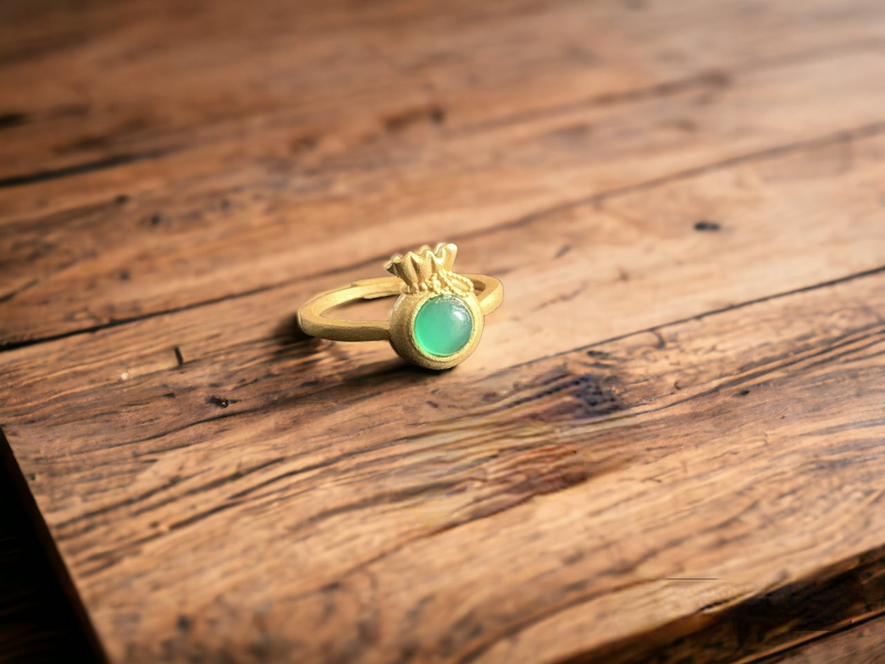 Pouch Shape Chrysoprase Ring