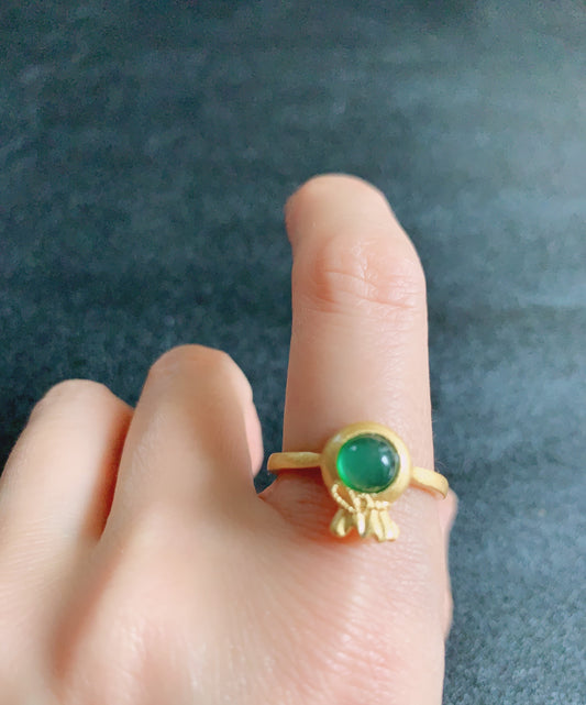 Pouch Shape Chrysoprase Ring