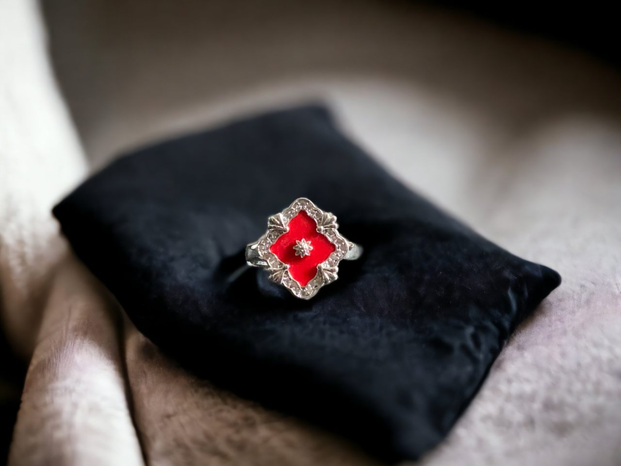 Lucky Clover Signet Floral Ring