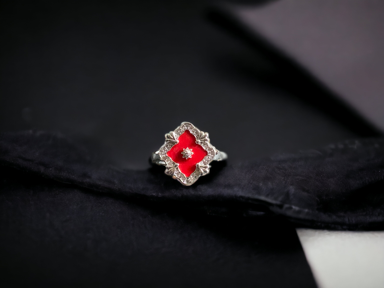 Lucky Clover Signet Floral Ring
