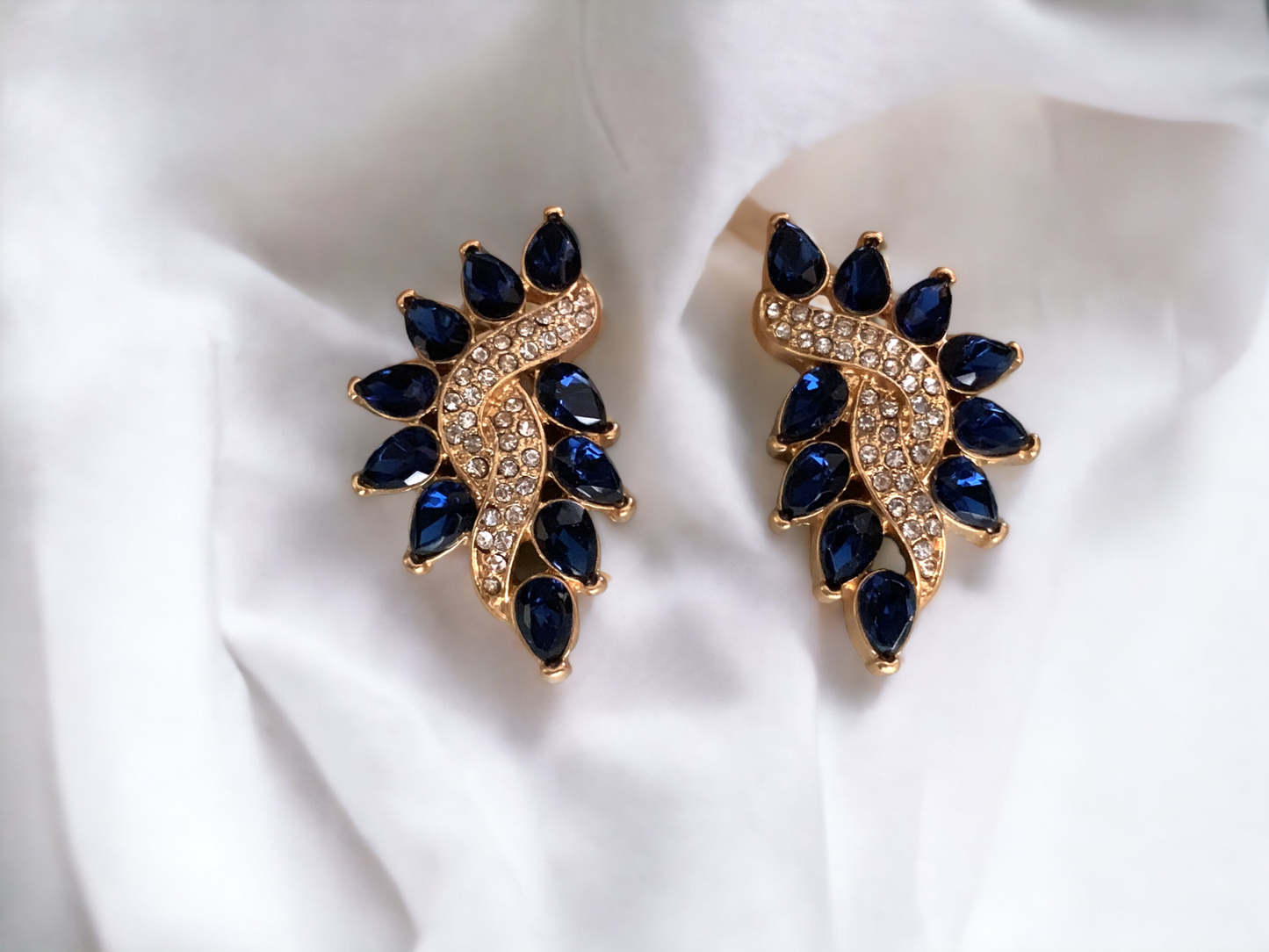 Blue Sparkly Leaf Shape Earrings