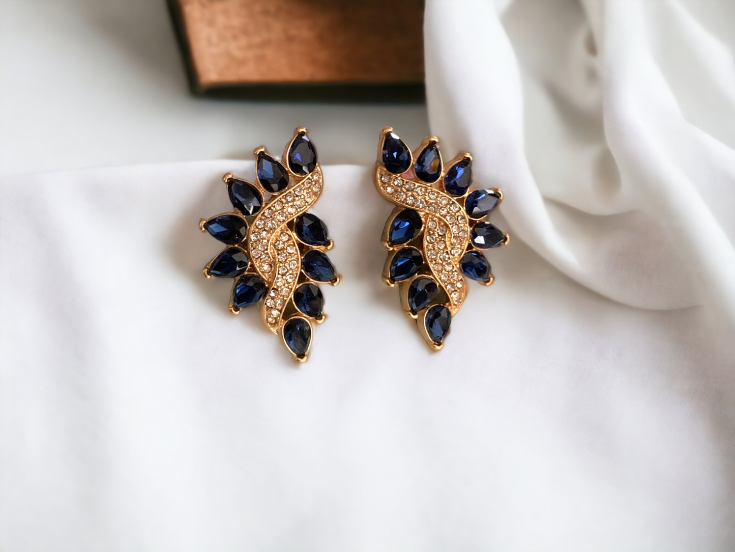 Blue Sparkly Leaf Shape Earrings