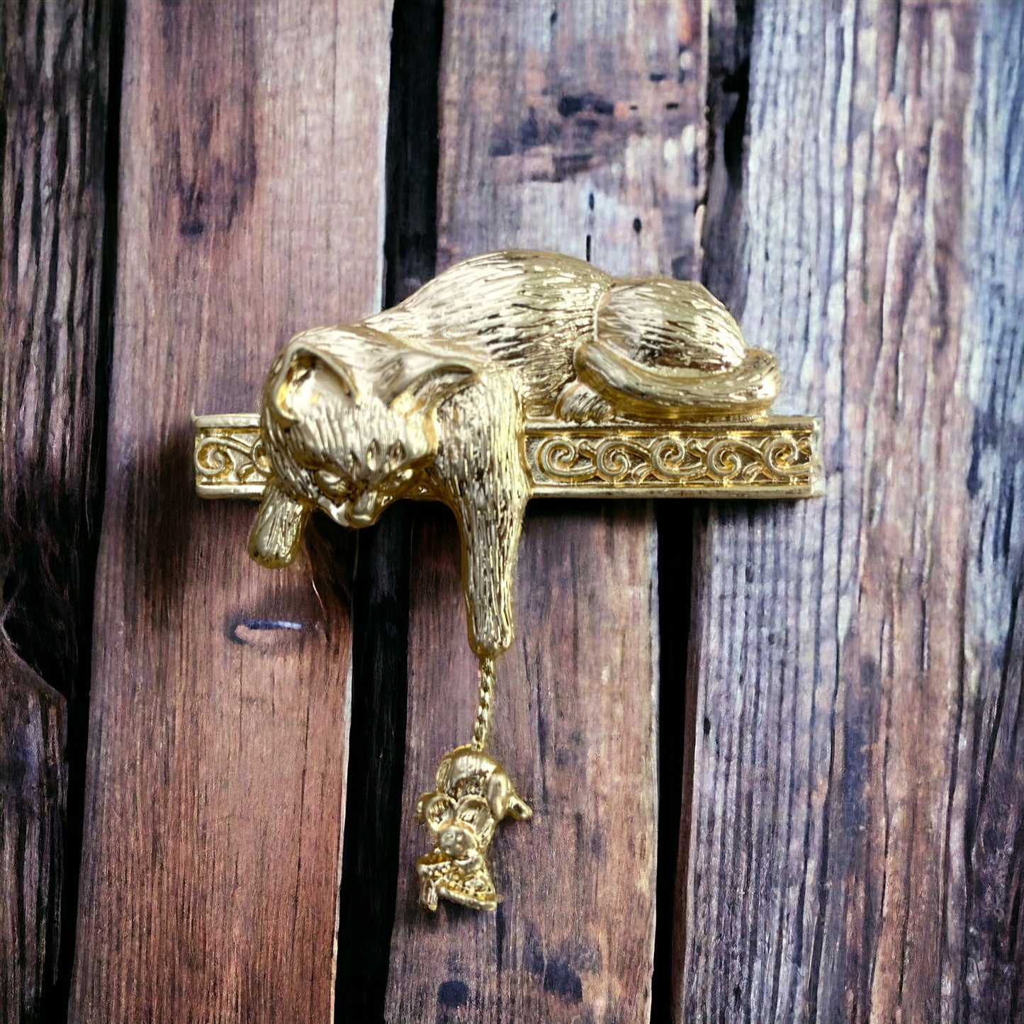 Vintage Design Cat Catching Mouse Brooch