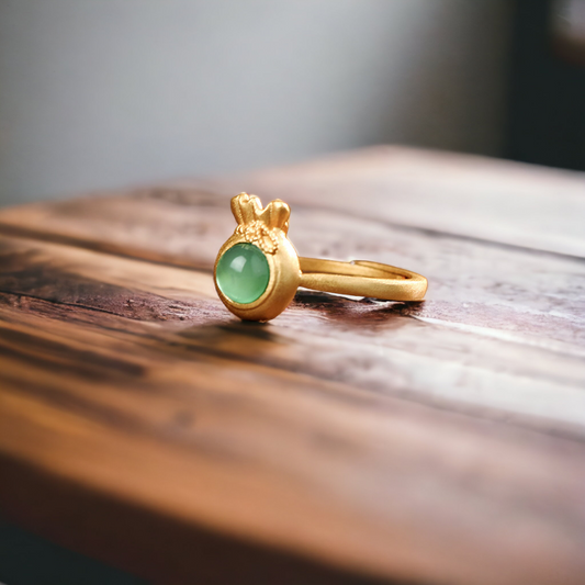 Pouch Shape Chrysoprase Ring