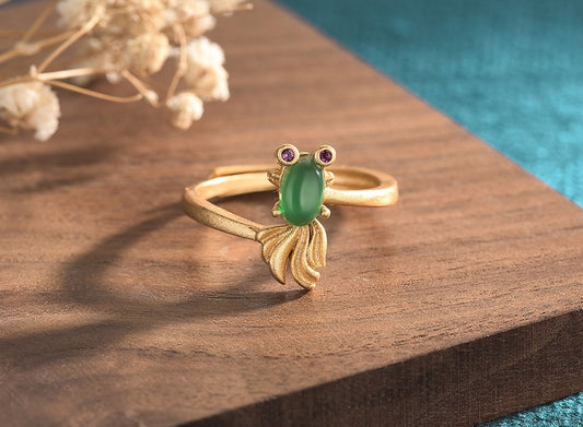 Chrysoprase Vintage Style Goldfish Ring