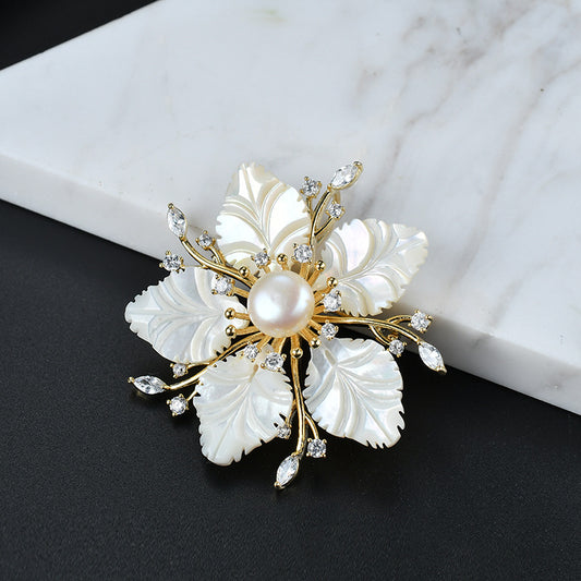 Genuine Freshwater Pearl Wreath Leaf Brooch