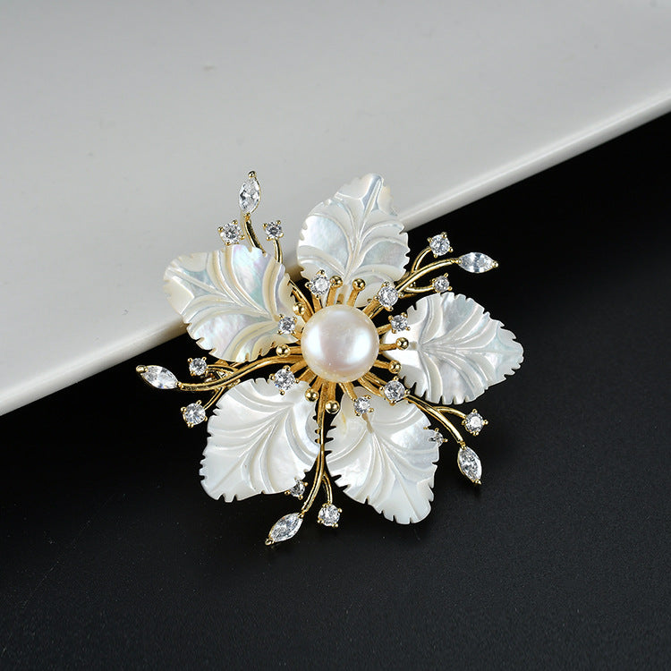 Genuine Freshwater Pearl Wreath Leaf Brooch