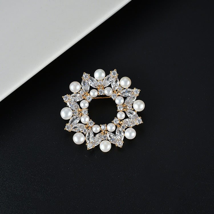 Genuine Freshwater Pearl Wreath Brooch