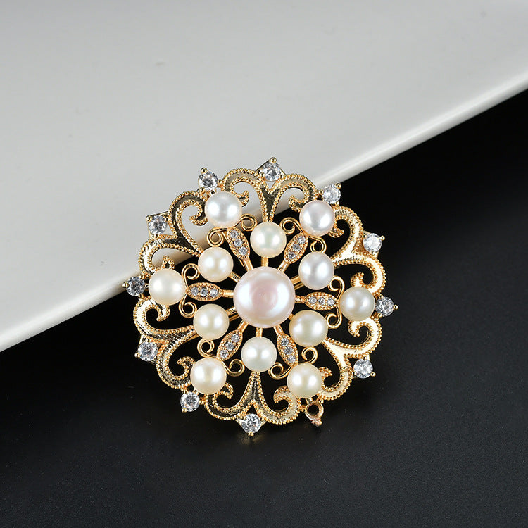 Genuine Freshwater Pearl Wreath Brooch