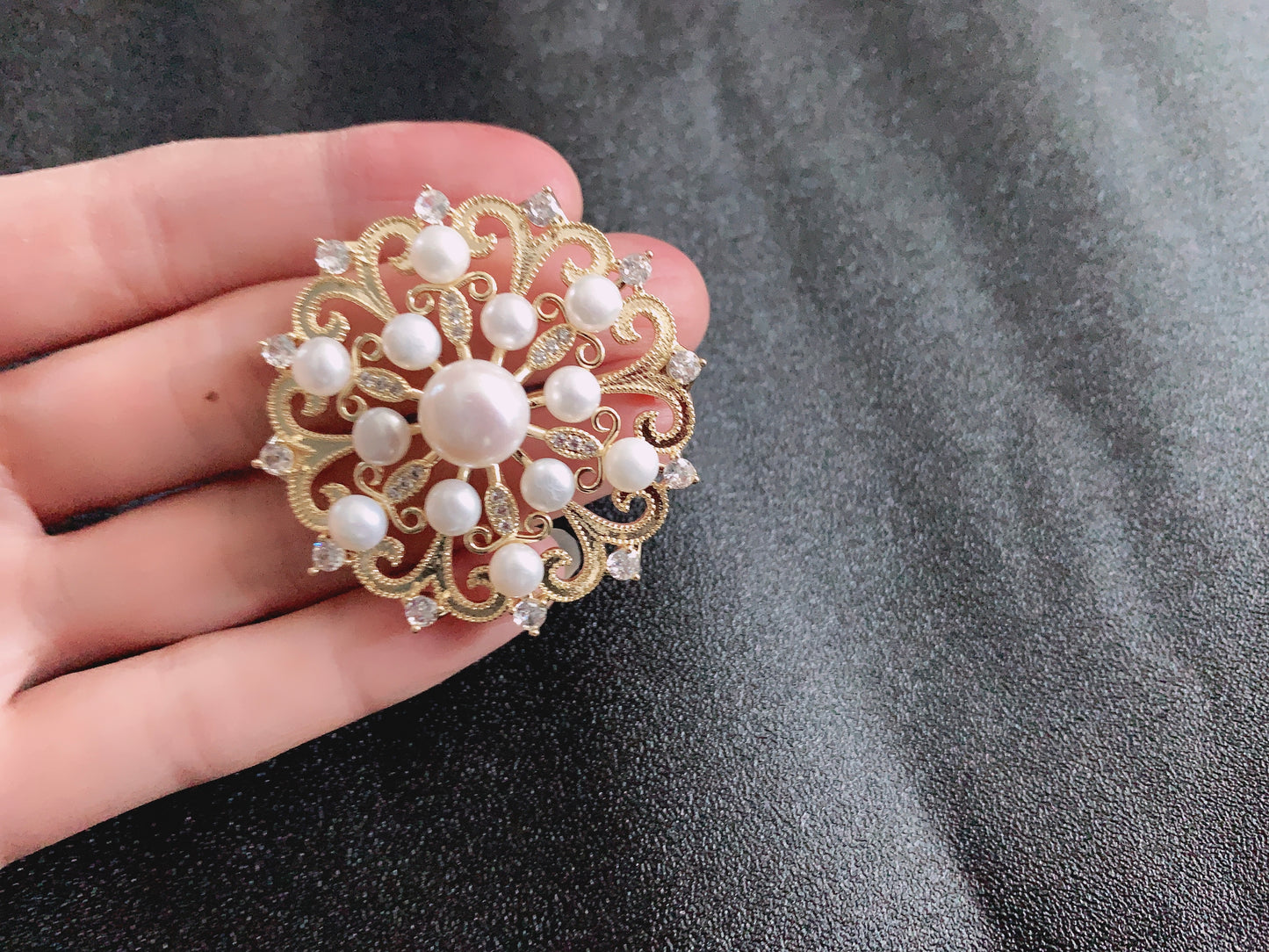 Genuine Freshwater Pearl Wreath Brooch