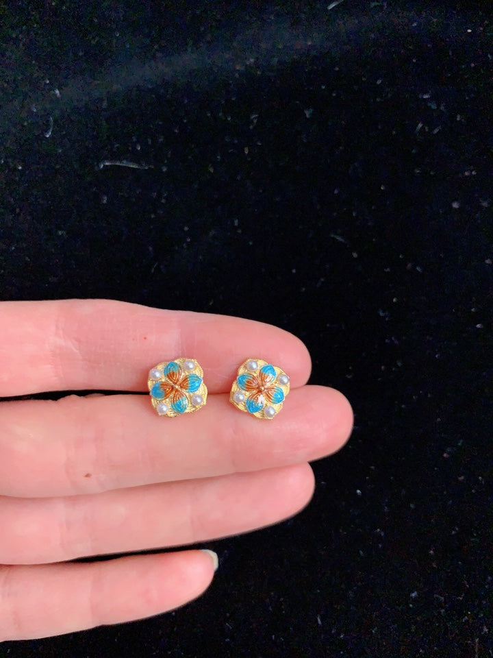 Vintage Style Cloisonne Floral Stud Earring