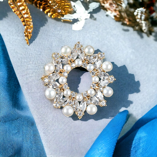 Freshwater Pearl & Cubic Zirconia Wreath Brooch – Gold Plated