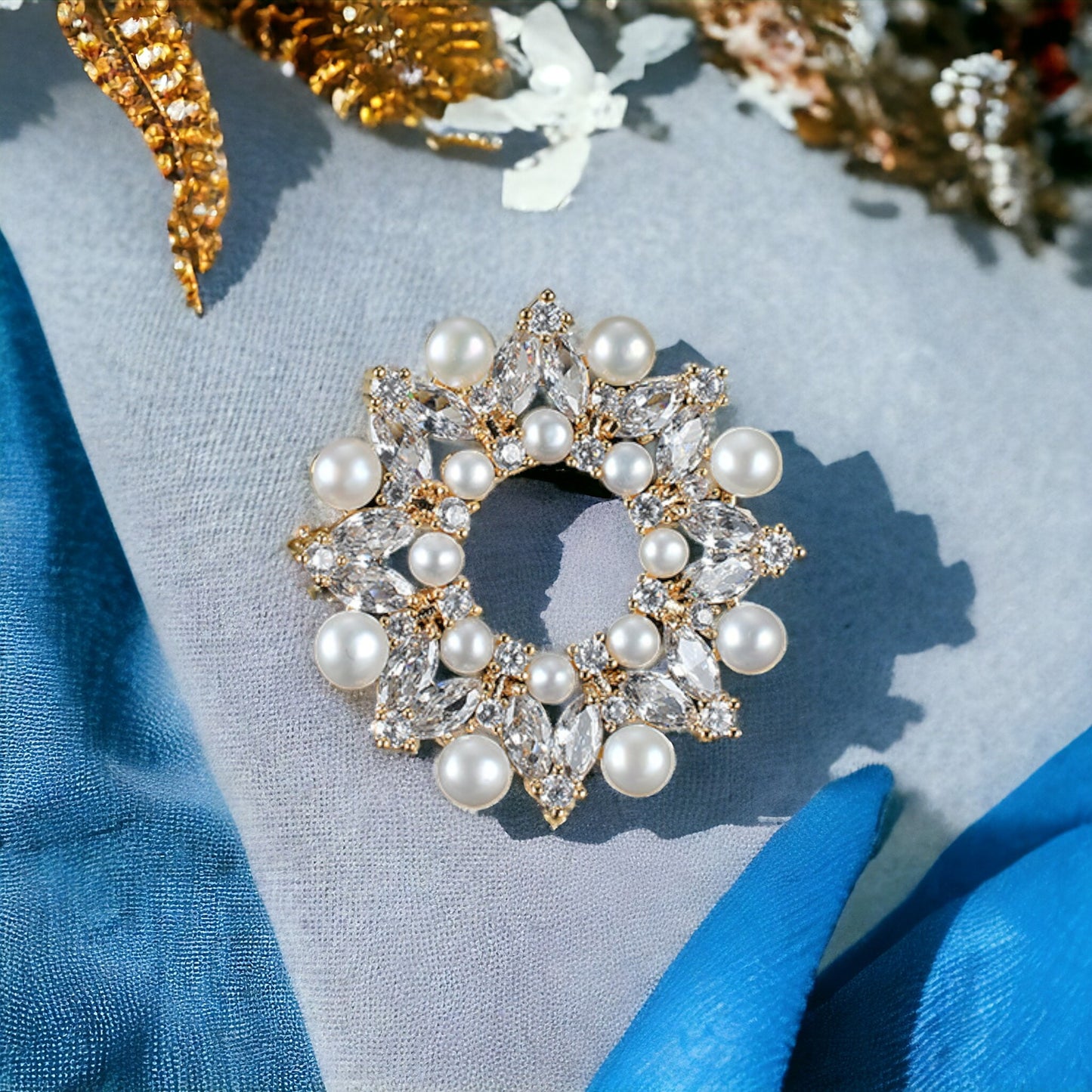 Freshwater Pearl & Cubic Zirconia Wreath Brooch – Gold Plated